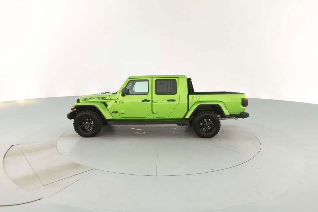 New 2025 Jeep Gladiator Sport image 6