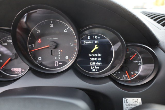 Used 2013 Porsche Cayenne Diesel AWD/4WD image 29