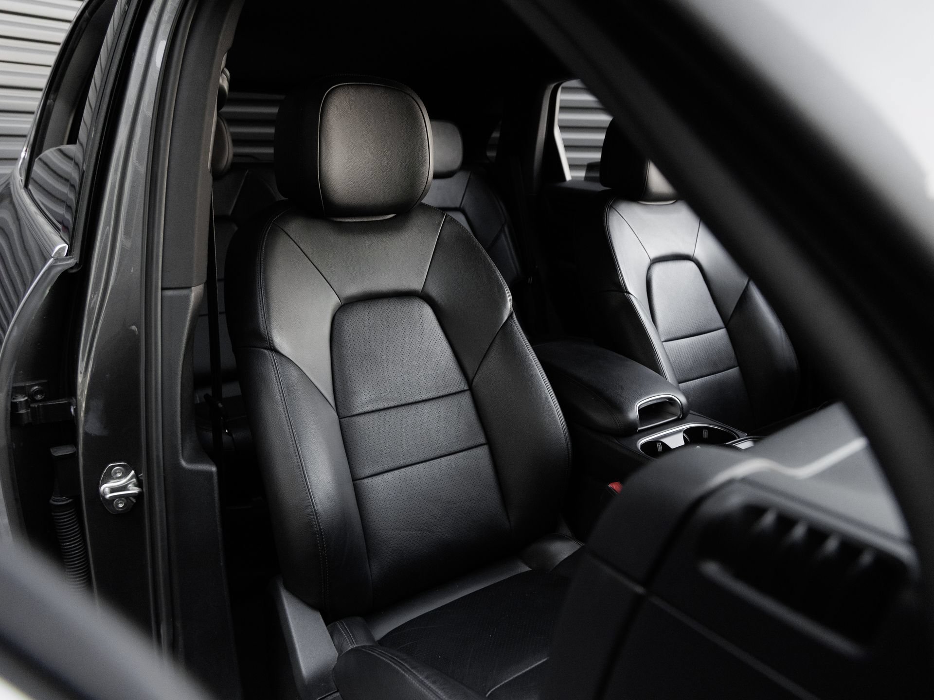 Certified 2020 Porsche Cayenne AWD/4WD image 32