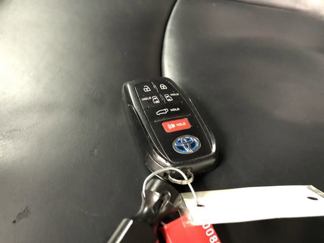 Used 2021 Toyota Sienna XLE FWD image 29