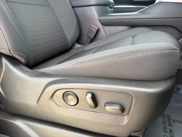 Used 2023 GMC Yukon SLE AWD/4WD image 30