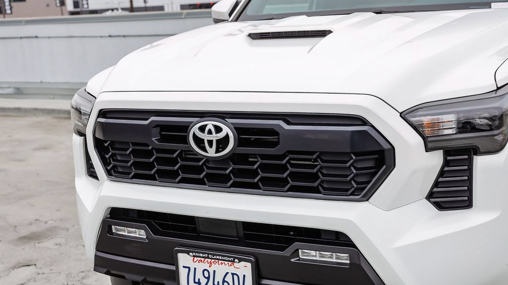 Used 2025 Toyota Tacoma TRD Sport RWD image 6