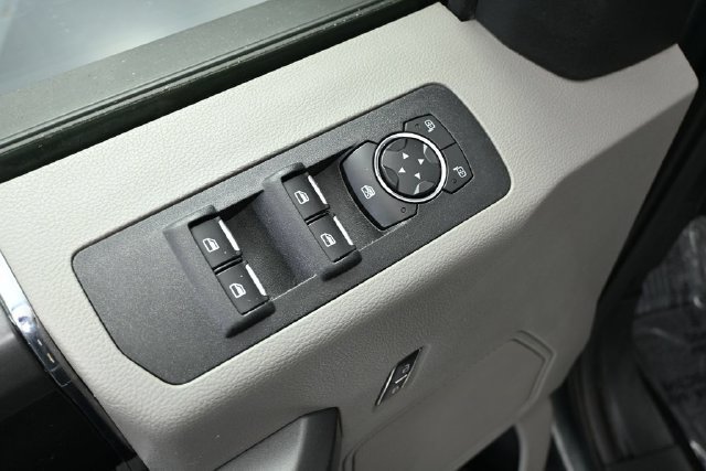 Used 2018 Ford F150 XLT w/ Equipment Group 302A Luxury AWD/4WD image 15
