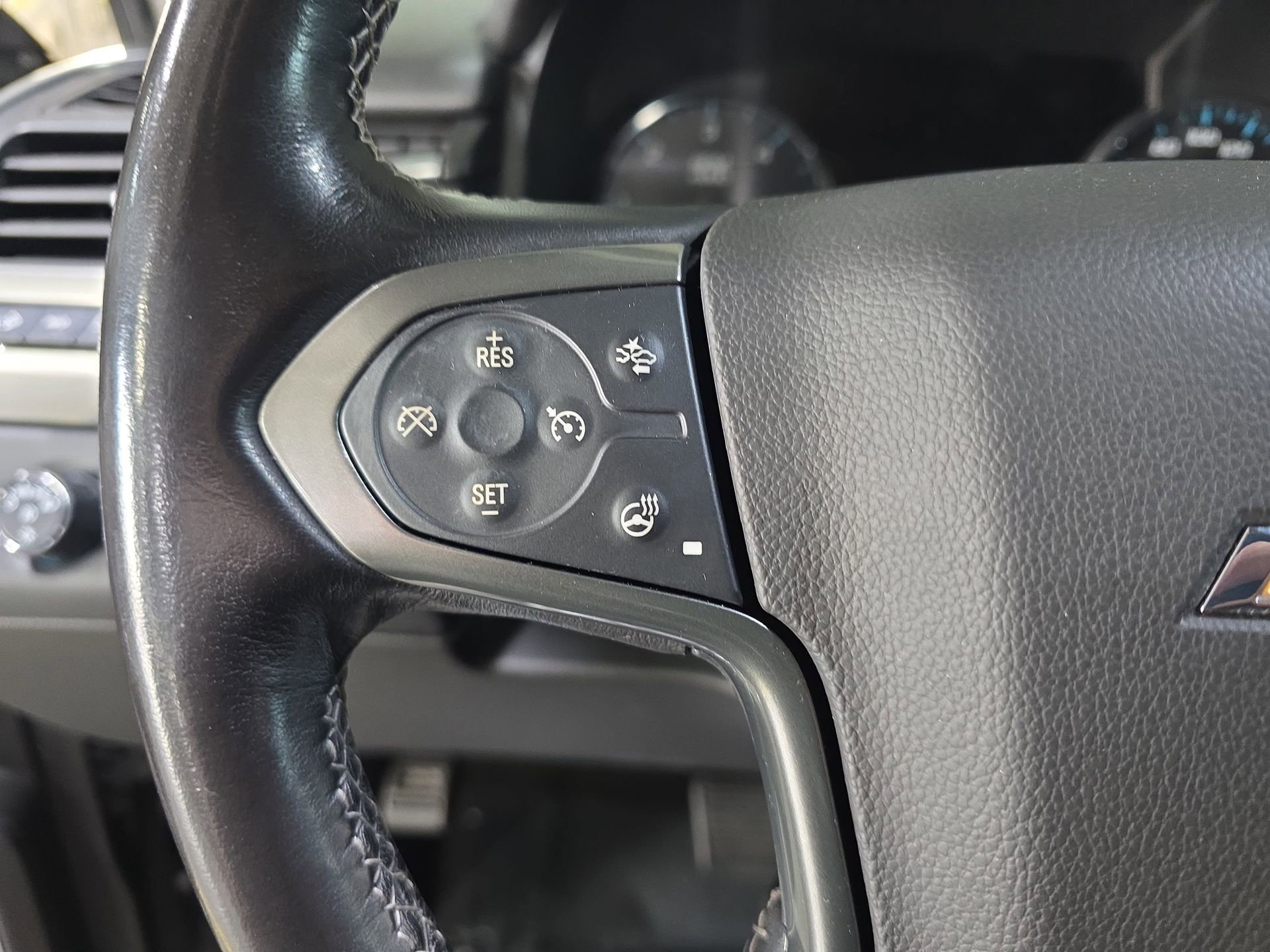 Used 2020 Chevrolet Tahoe Premier w/ 6.2L Performance Package AWD/4WD image 17