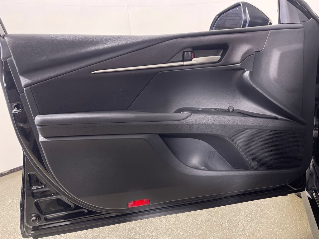 Used 2025 Toyota Camry LE FWD image 19