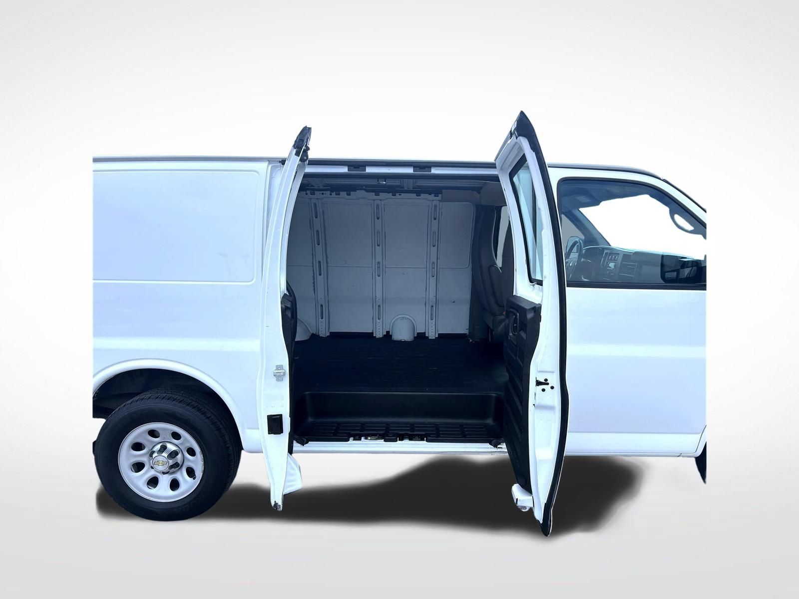 Used 2014 Chevrolet Express 1500 RWD image 20