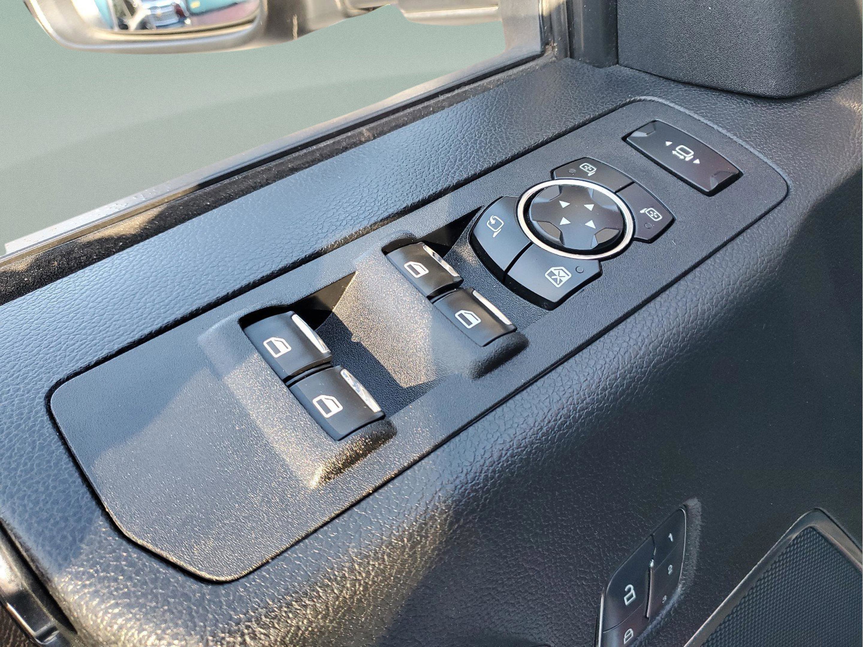 Used 2017 Ford F350 Lariat w/ Lariat Value Package image 13