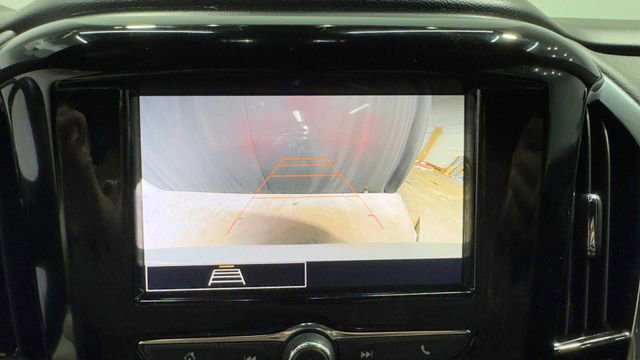 Used 2023 Chevrolet Traverse LT FWD image 32