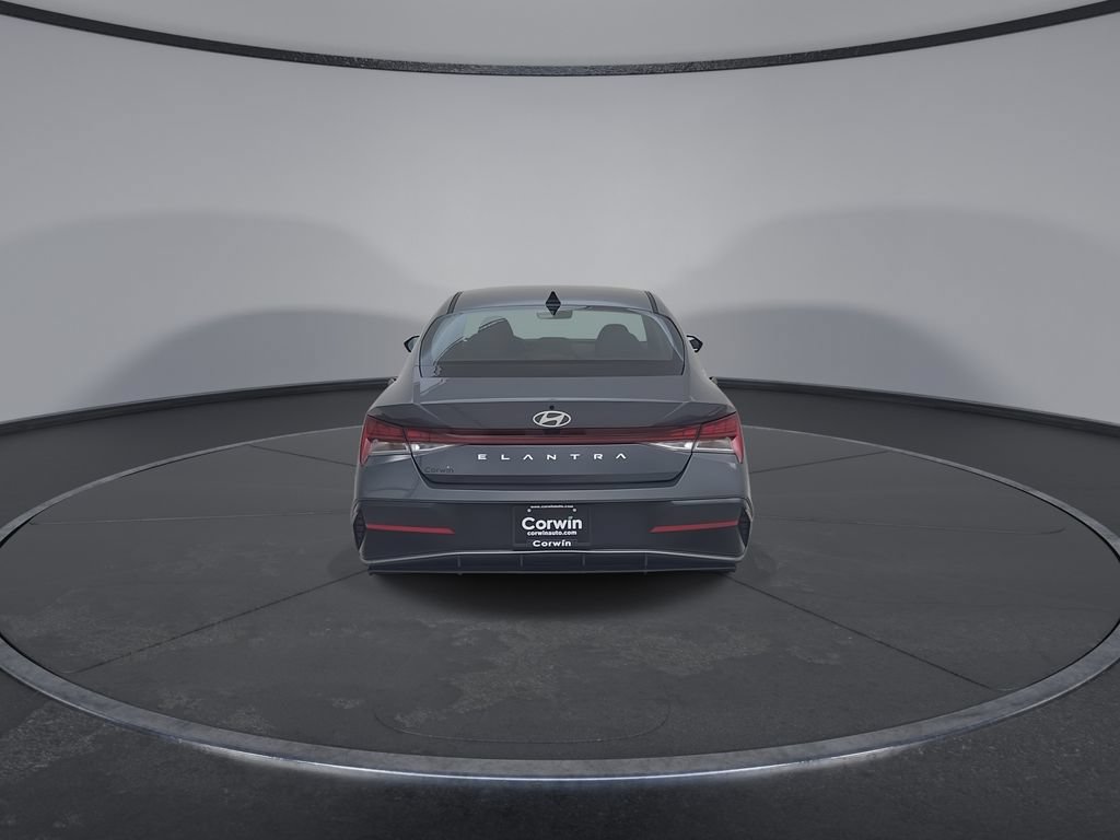 Used 2025 Hyundai Elantra SEL FWD image 14