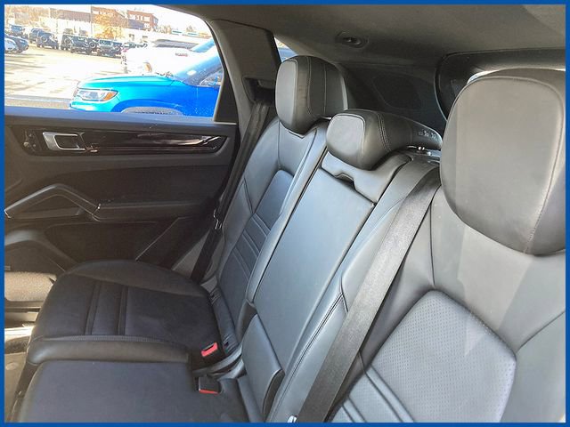 Used 2019 Porsche Cayenne w/ Premium Plus Package image 10