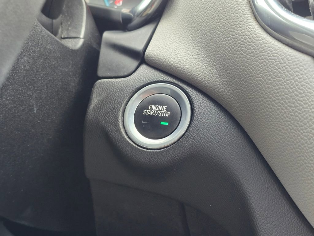 Used 2018 Chevrolet Equinox LS image 38