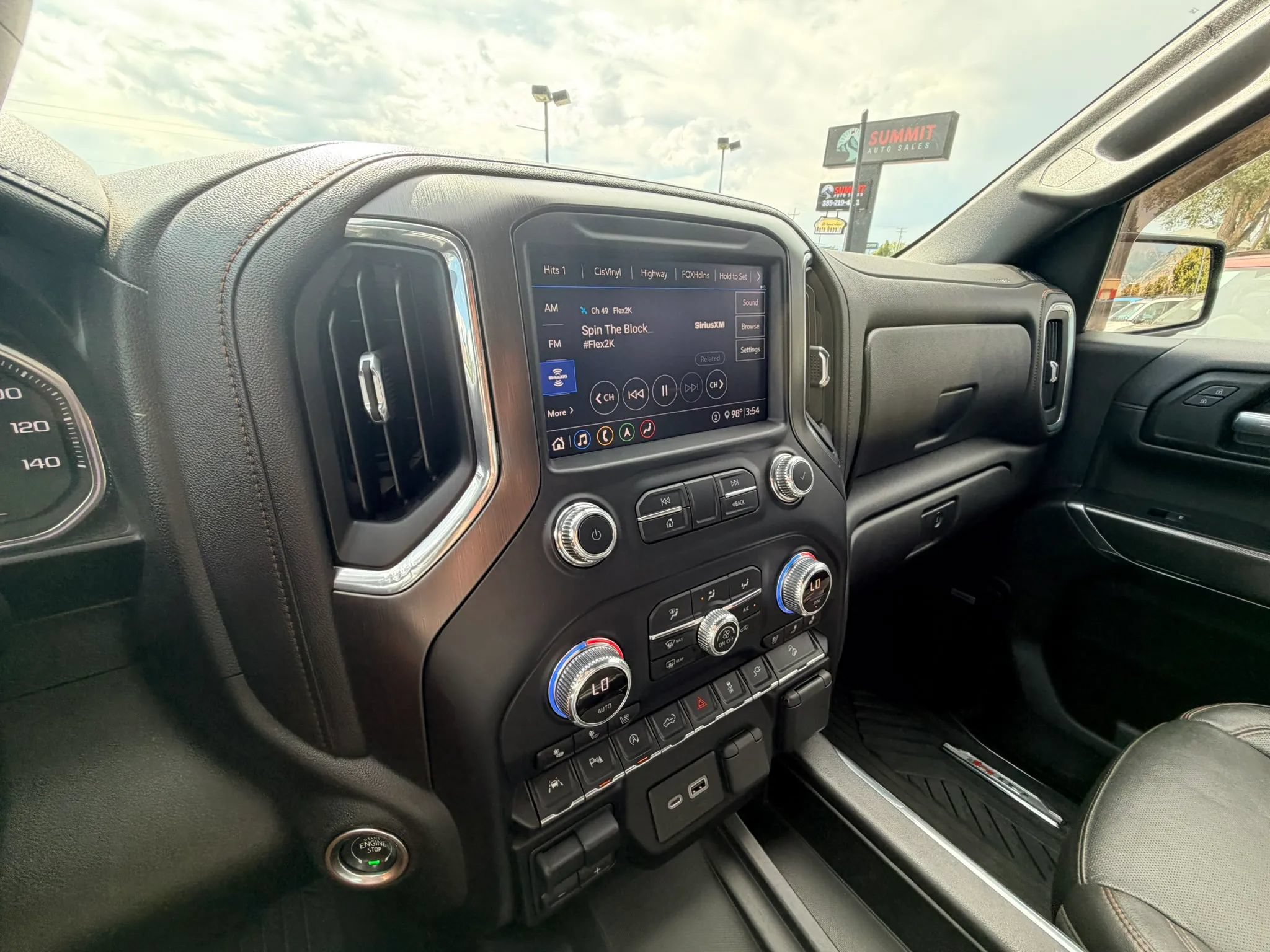 Used 2020 GMC Sierra 1500 AT4 w/ AT4 Premium Package AWD/4WD image 17