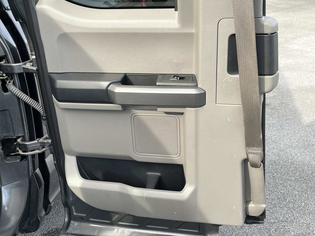 Used 2016 Ford F150 XLT image 16