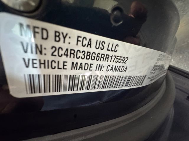 Used 2024 Chrysler Pacifica Touring-L image 28