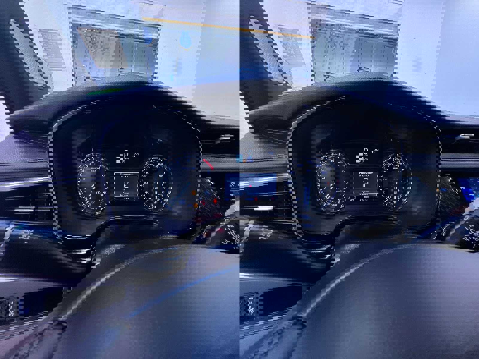 Used 2025 Cadillac XT6 Premium Luxury image 22