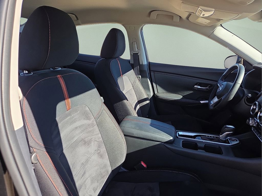 Used 2025 Nissan Sentra SR image 12