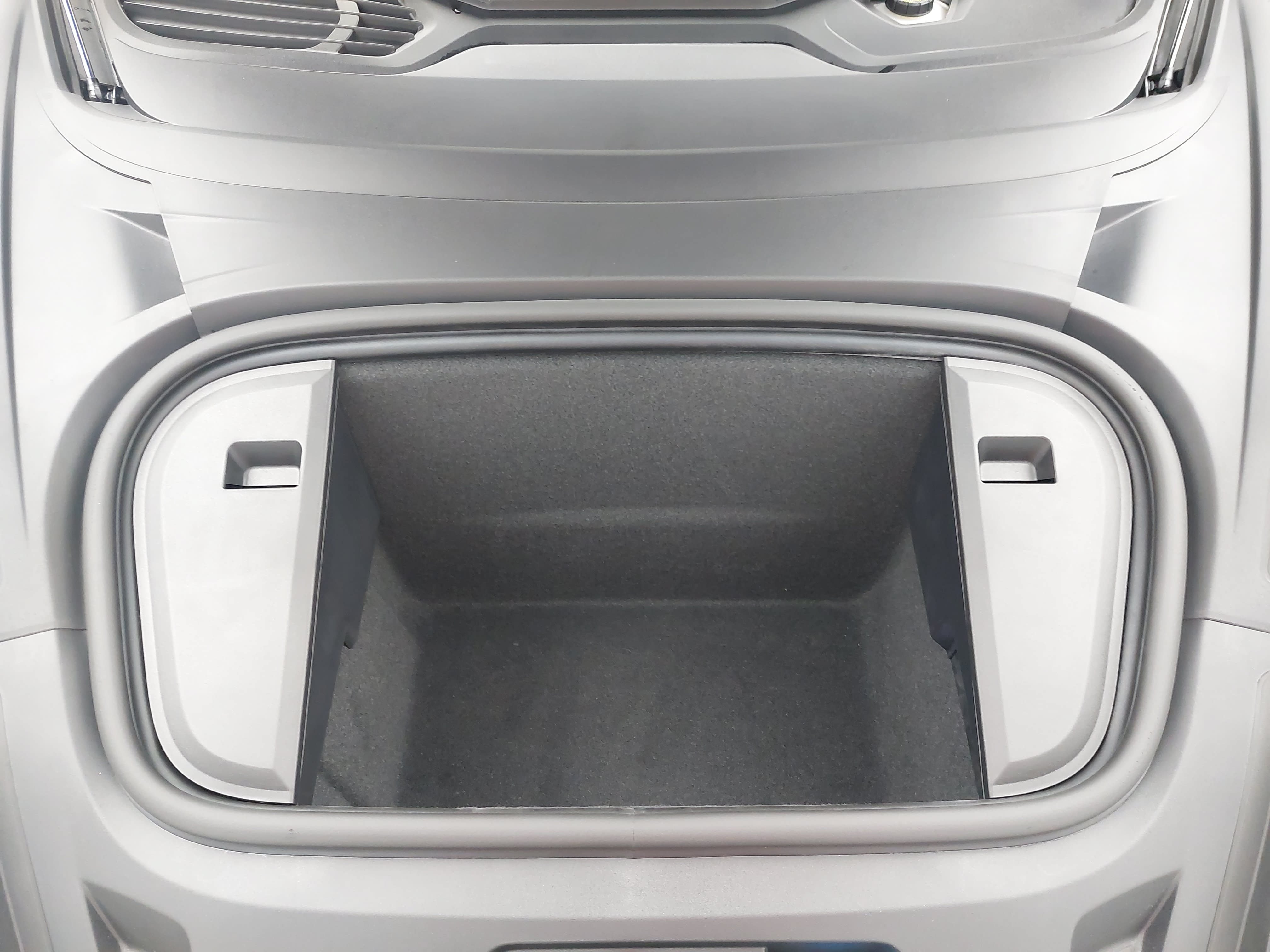 New 2026 Porsche Taycan 4S AWD/4WD image 33