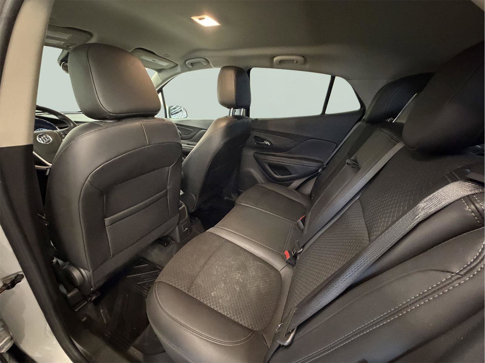 Used 2022 Buick Encore Preferred w/ Safety Package image 27