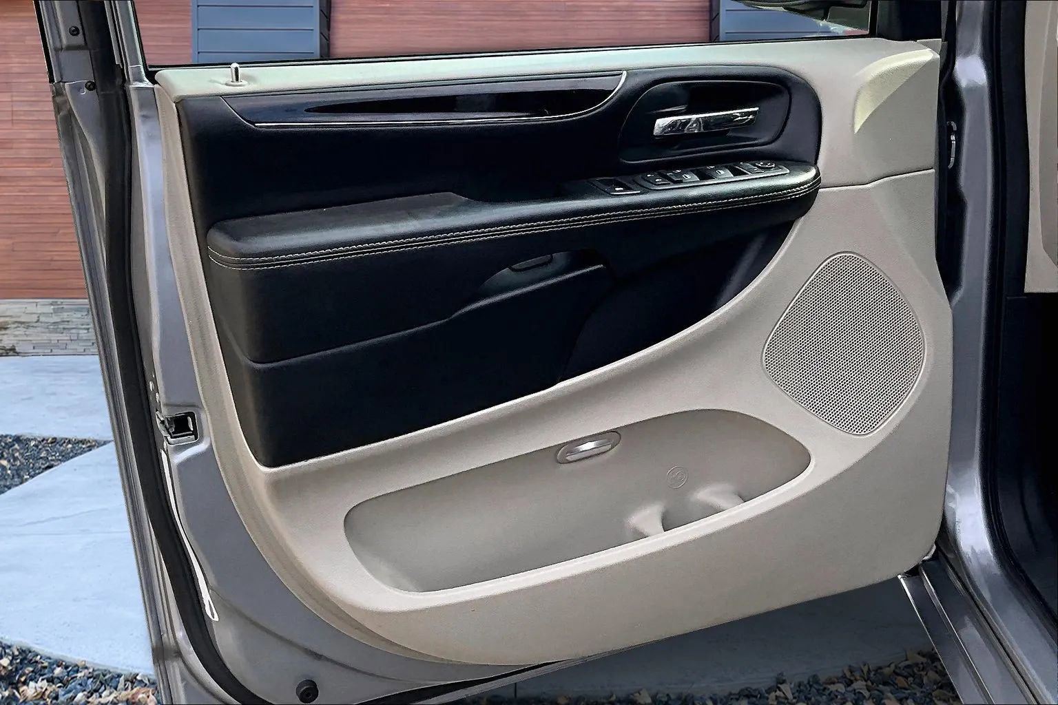 Used 2020 Dodge Grand Caravan SXT image 20