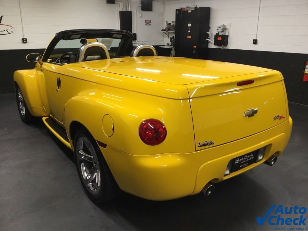 Used 2003 Chevrolet SSR w/ Preferred Equipment Group RWD image 7