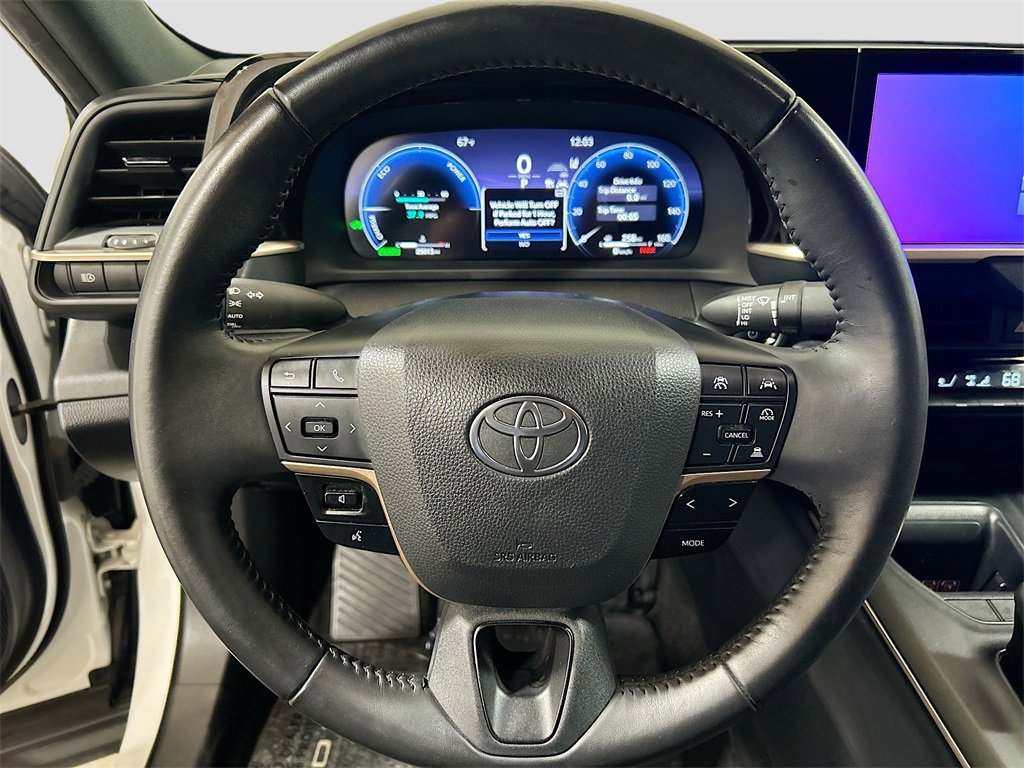 Used 2023 Toyota Crown XLE image 9