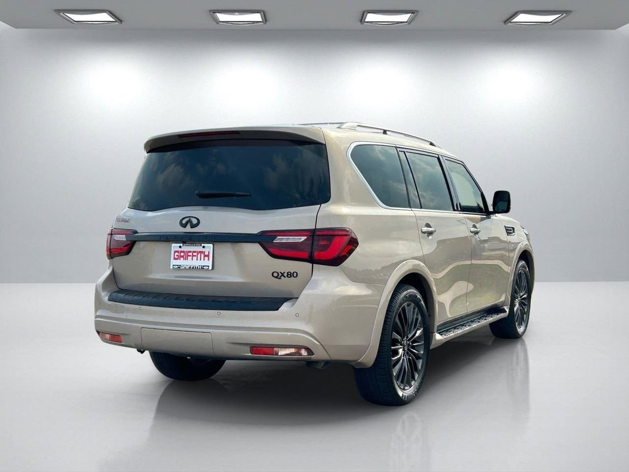 Used 2022 INFINITI QX80 Sensory w/ Cargo Package image 7