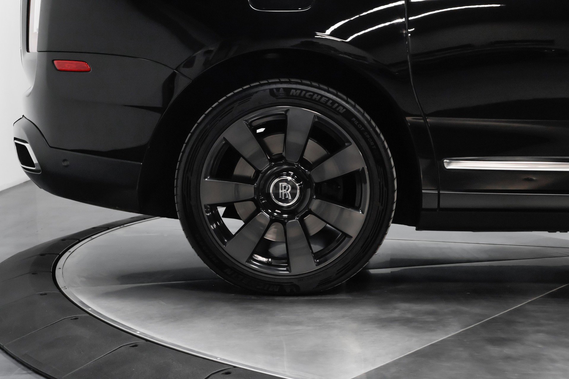 Used 2019 Rolls-Royce Cullinan image 64