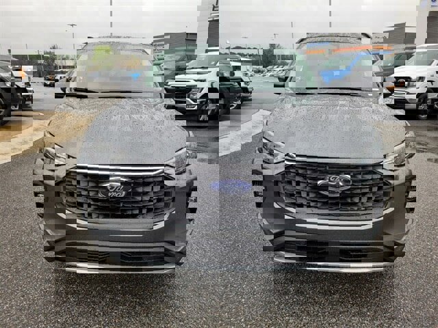 New 2025 Ford Escape SE w/ Class II Trailer Tow Package image 2