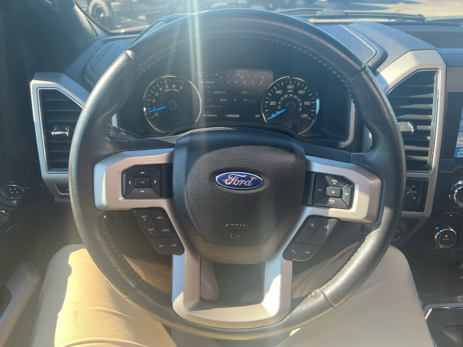 Used 2017 Ford F150 Lariat image 23