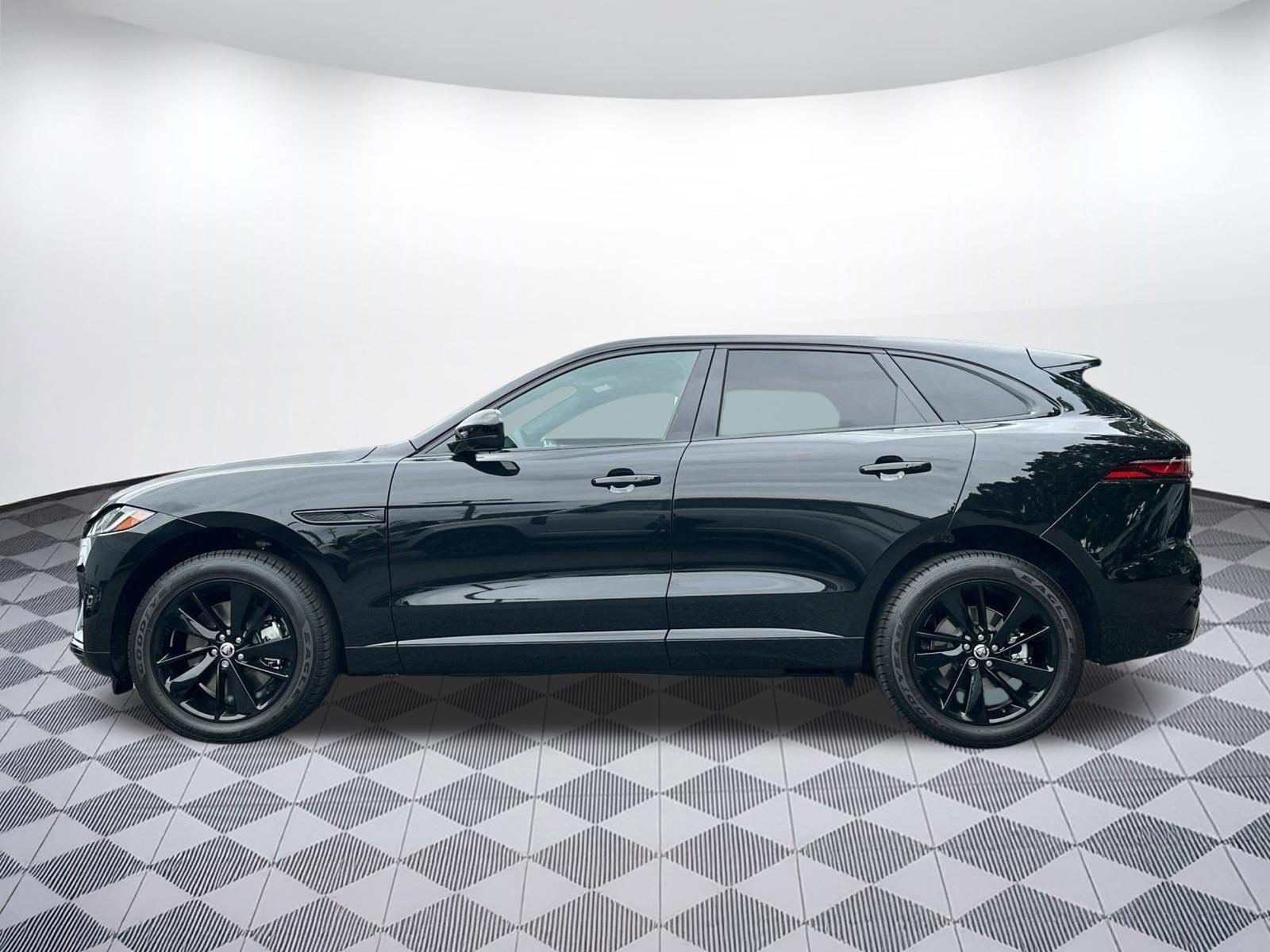 Used 2025 Jaguar F-PACE R-Dynamic S AWD/4WD image 2