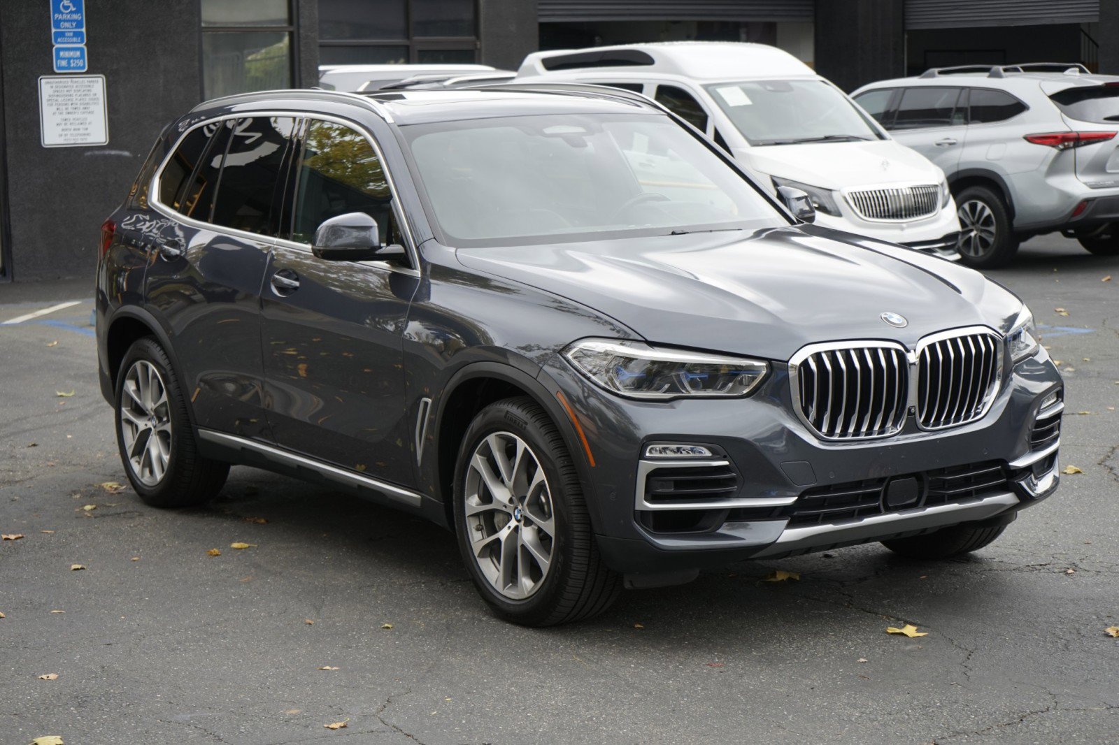 Used 2020 BMW X5 xDrive50i w/ Executive Package AWD/4WD image 7