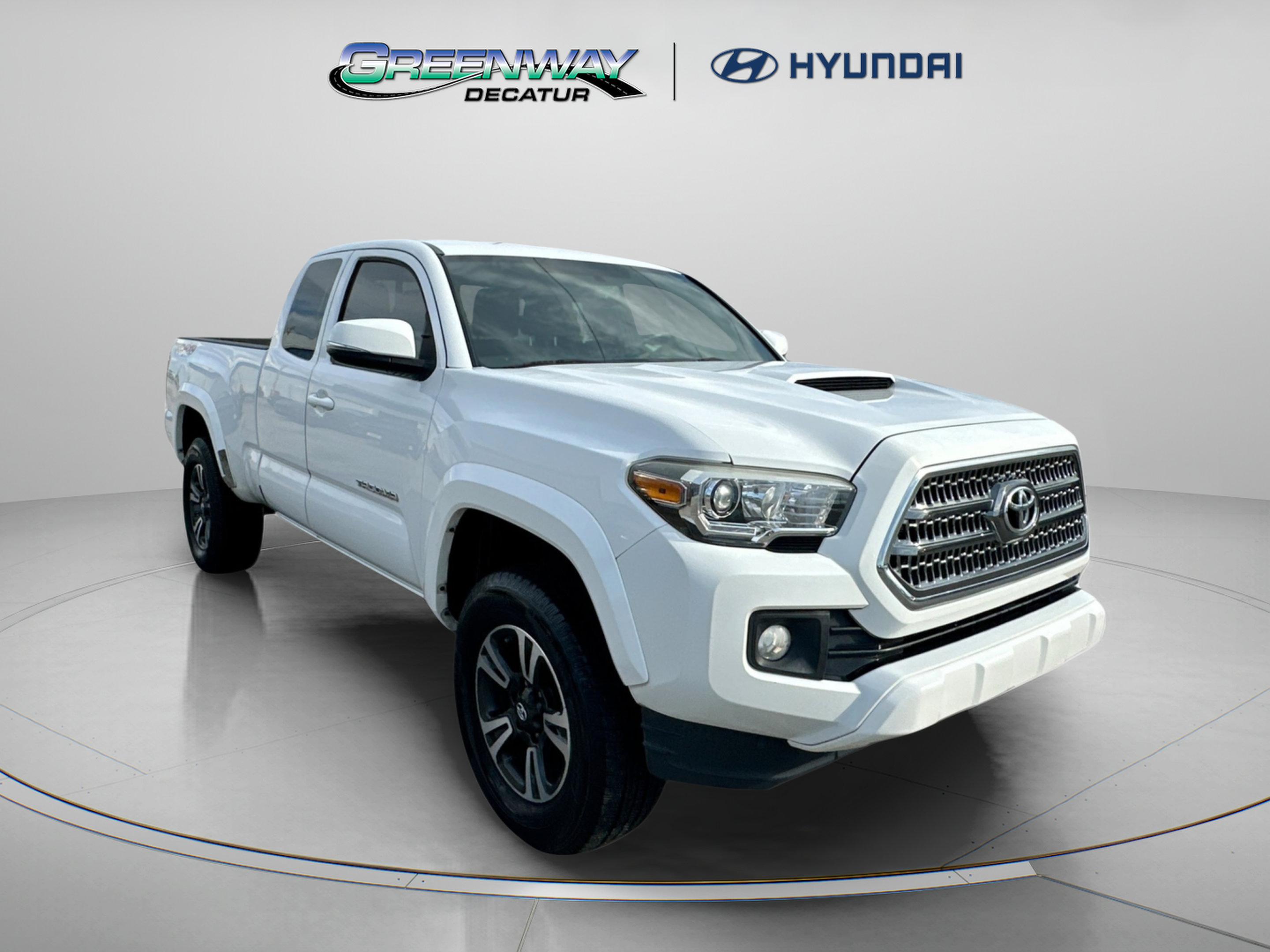 Used 2017 Toyota Tacoma TRD Sport w/ Tow Package (A/T)