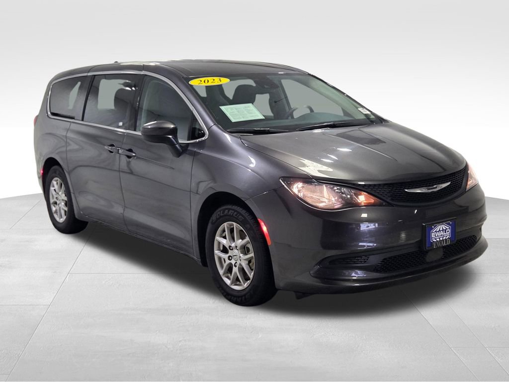 Used 2023 Chrysler Voyager LX FWD image 18