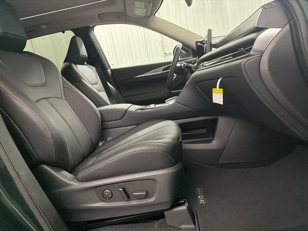 Certified 2026 INFINITI QX60 Luxe w/ Cargo Package FWD image 37