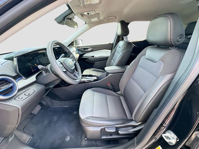 Used 2024 Chevrolet Trax LT image 19