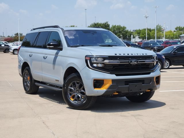 Used 2025 Ford Expedition Tremor AWD/4WD image 2