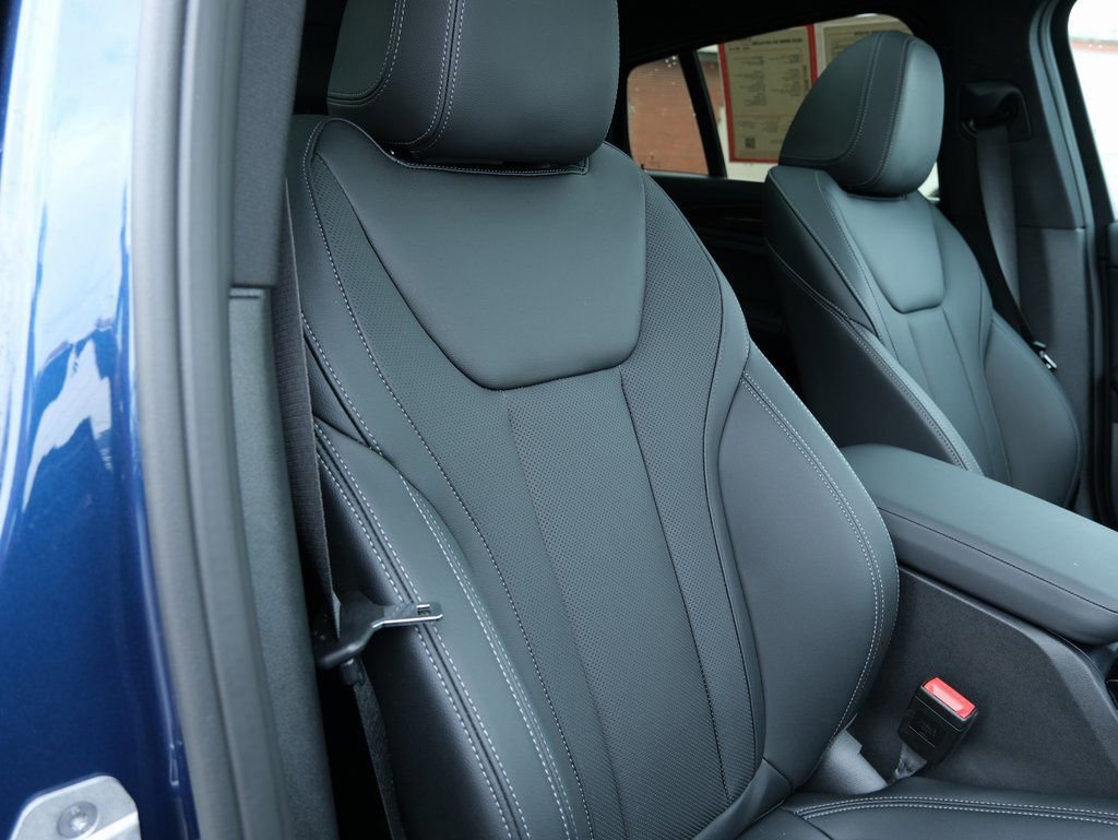 Used 2025 BMW X4 xDrive30i w/ Premium Package image 35