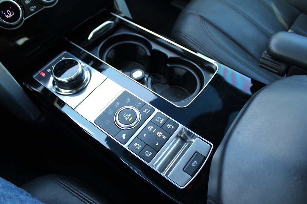 Used 2017 Land Rover Range Rover HSE image 30