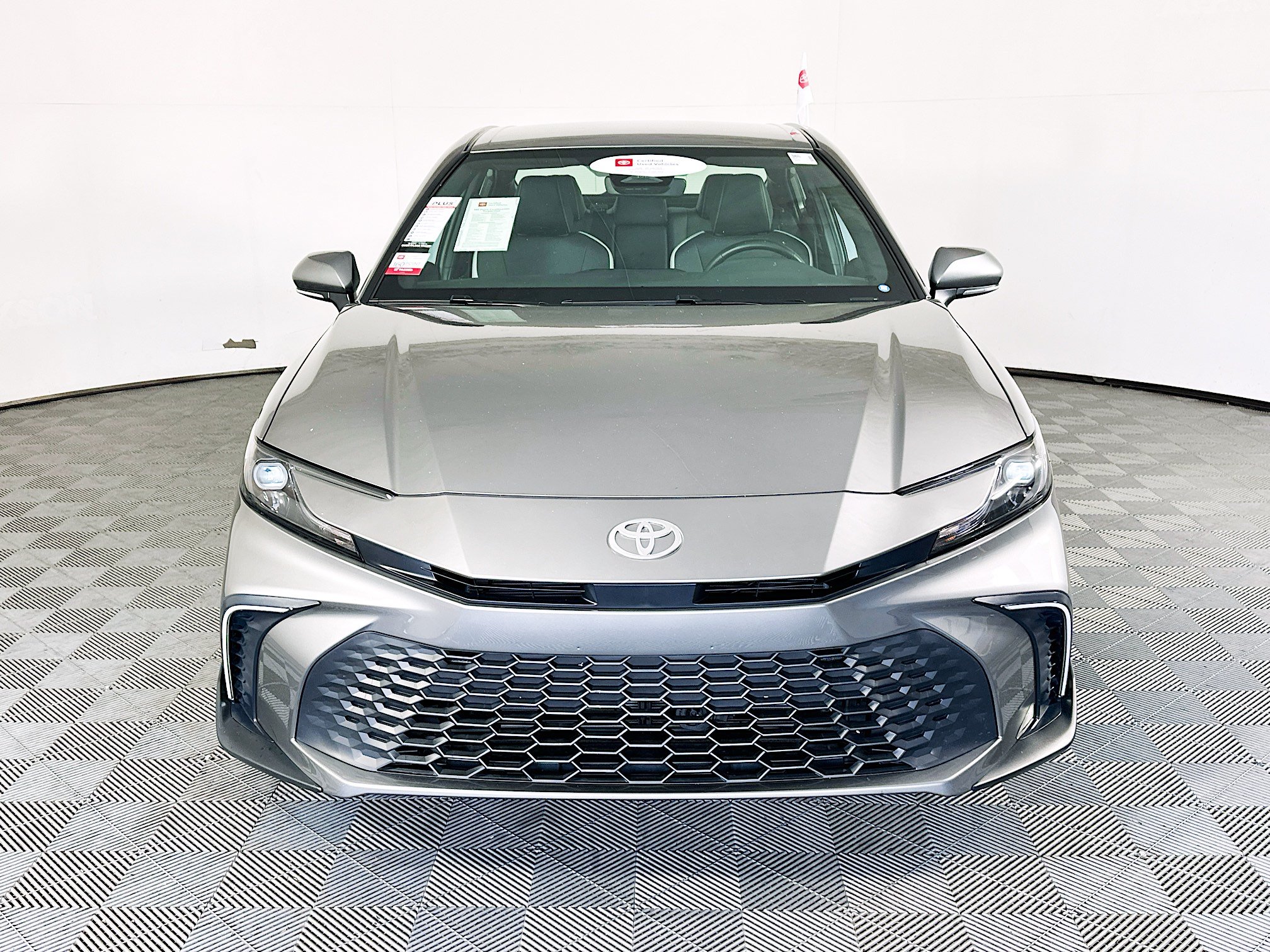 Used 2026 Toyota Camry SE w/ Convenience Package FWD image 8
