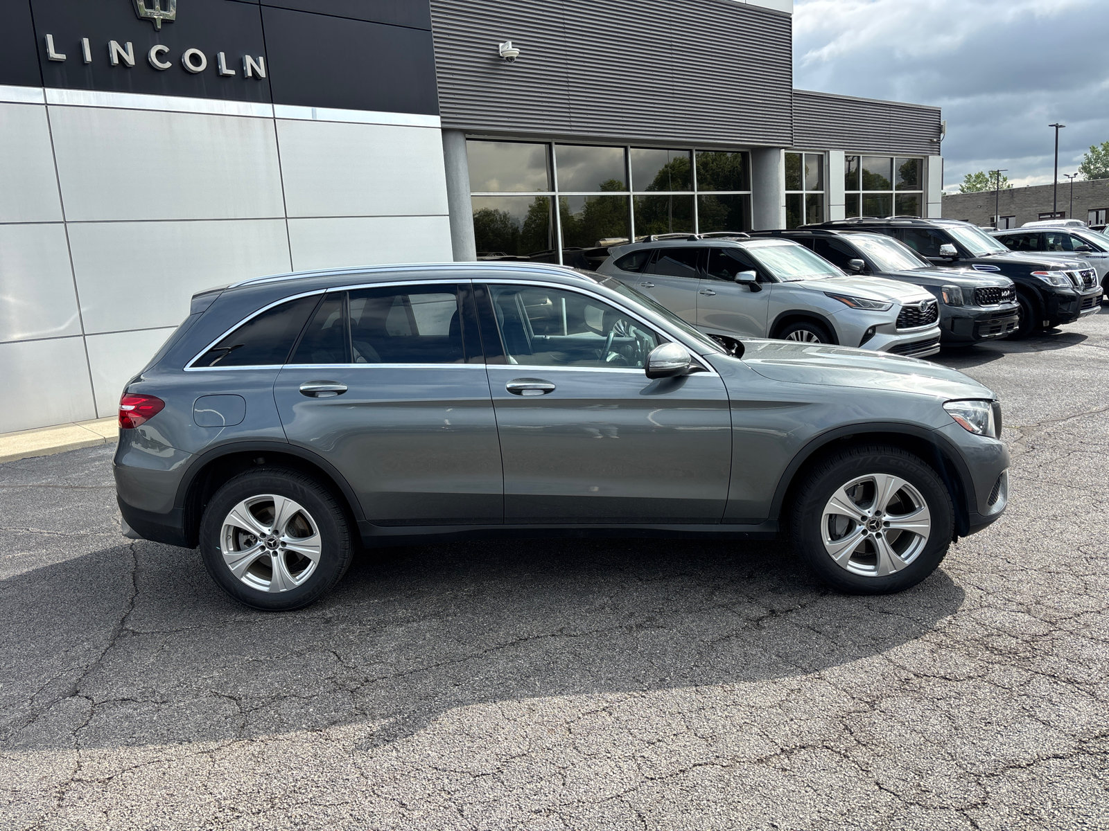 Used 2018 Mercedes-Benz GLC 300 4MATIC image 8