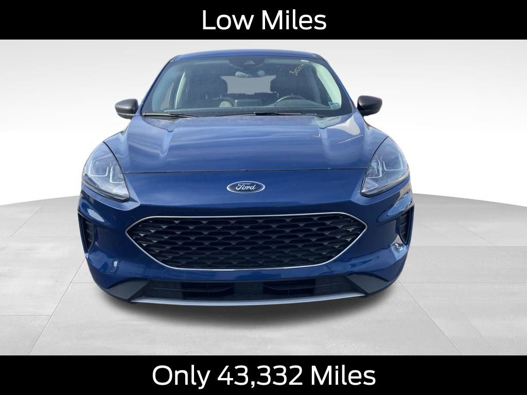 Used 2022 Ford Escape SE w/ Cold Weather Package AWD/4WD image 2