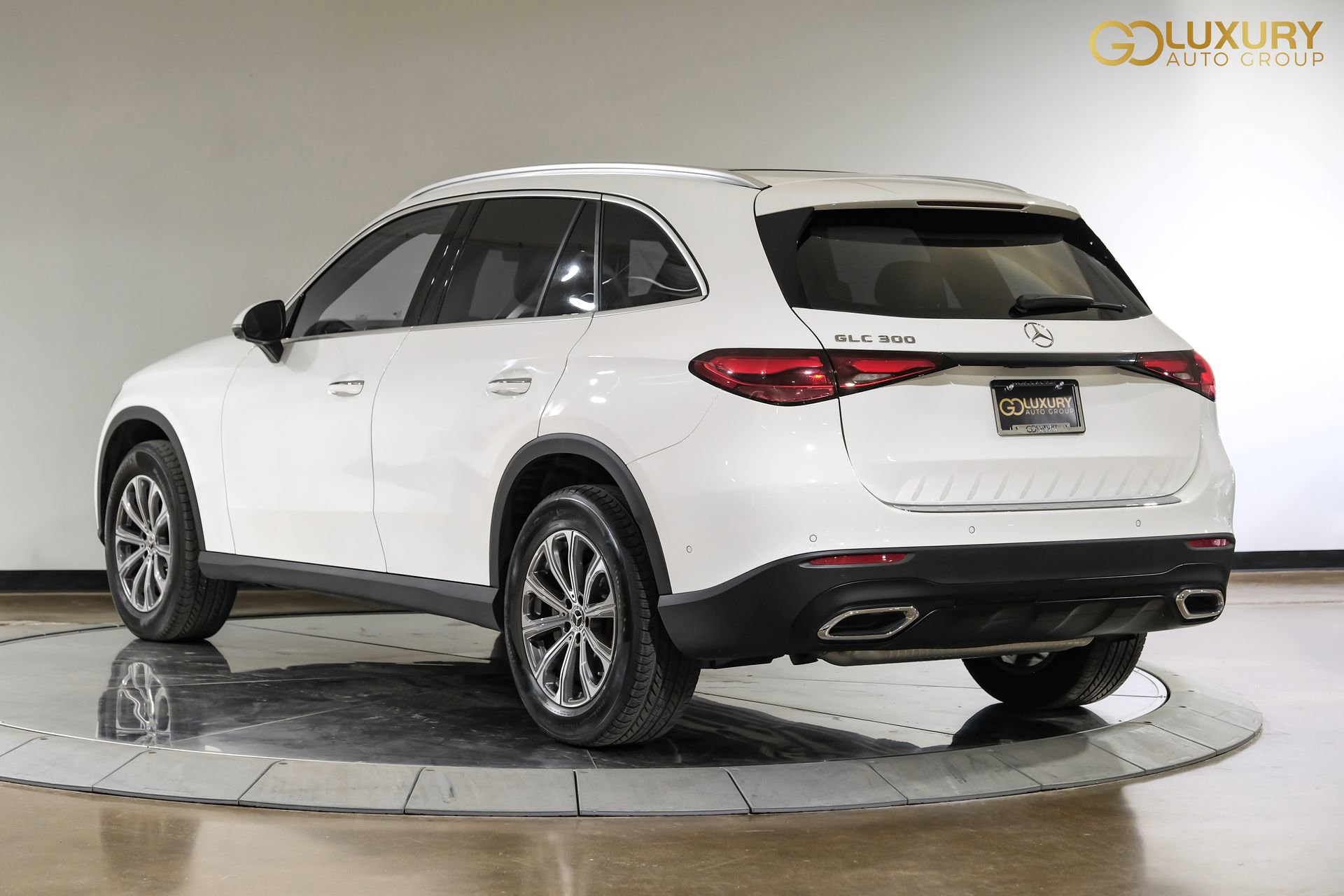 Used 2024 Mercedes-Benz GLC 300 image 10