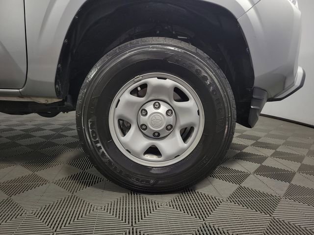 Used 2022 Toyota Tacoma SR w/ SR Convenience Package RWD image 11