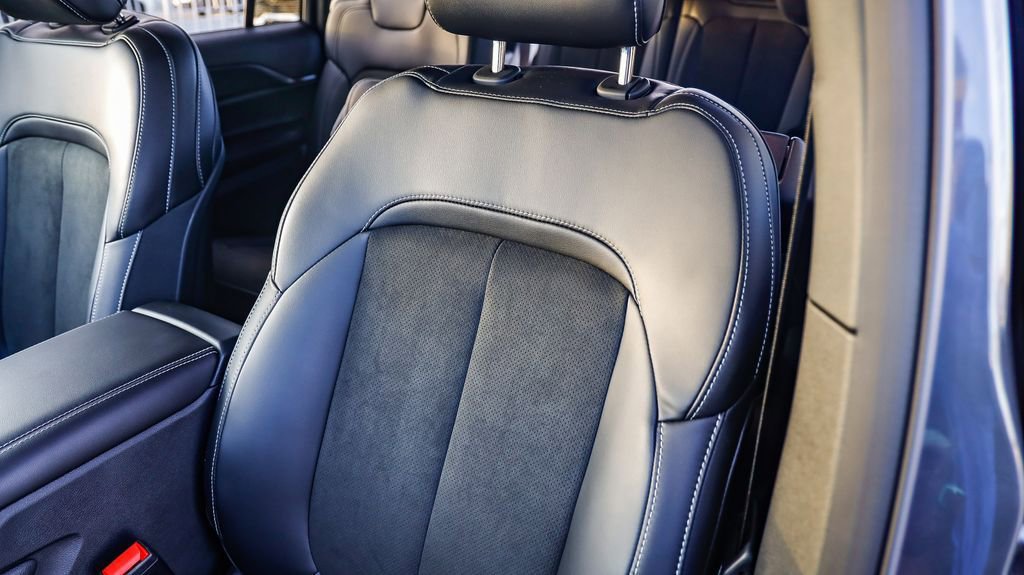 New 2025 Jeep Grand Cherokee L Altitude image 27