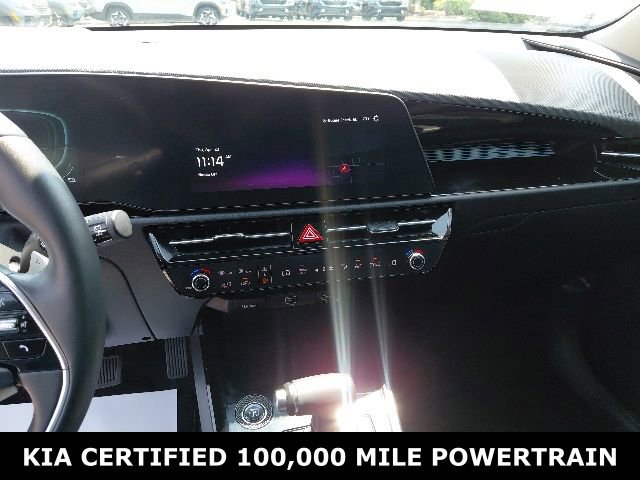 Certified 2025 Kia Niro SX FWD image 12