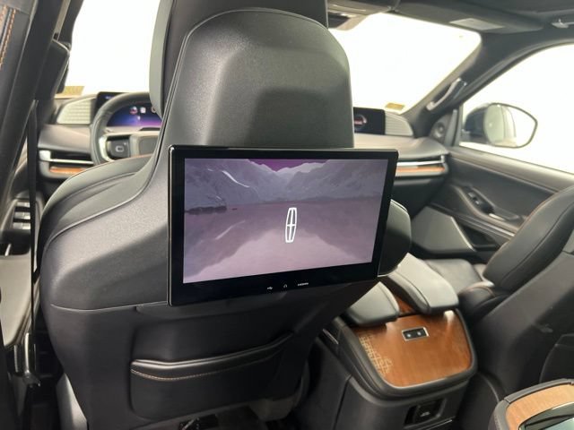 Certified 2025 Lincoln Navigator Black Label AWD/4WD image 26