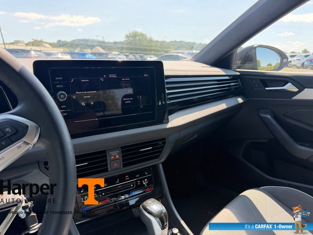 Used 2025 Volkswagen Jetta Sport FWD image 17