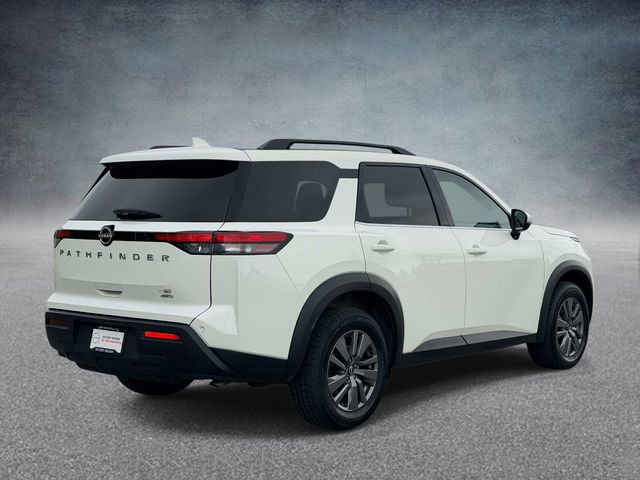 Used 2025 Nissan Pathfinder SV image 2