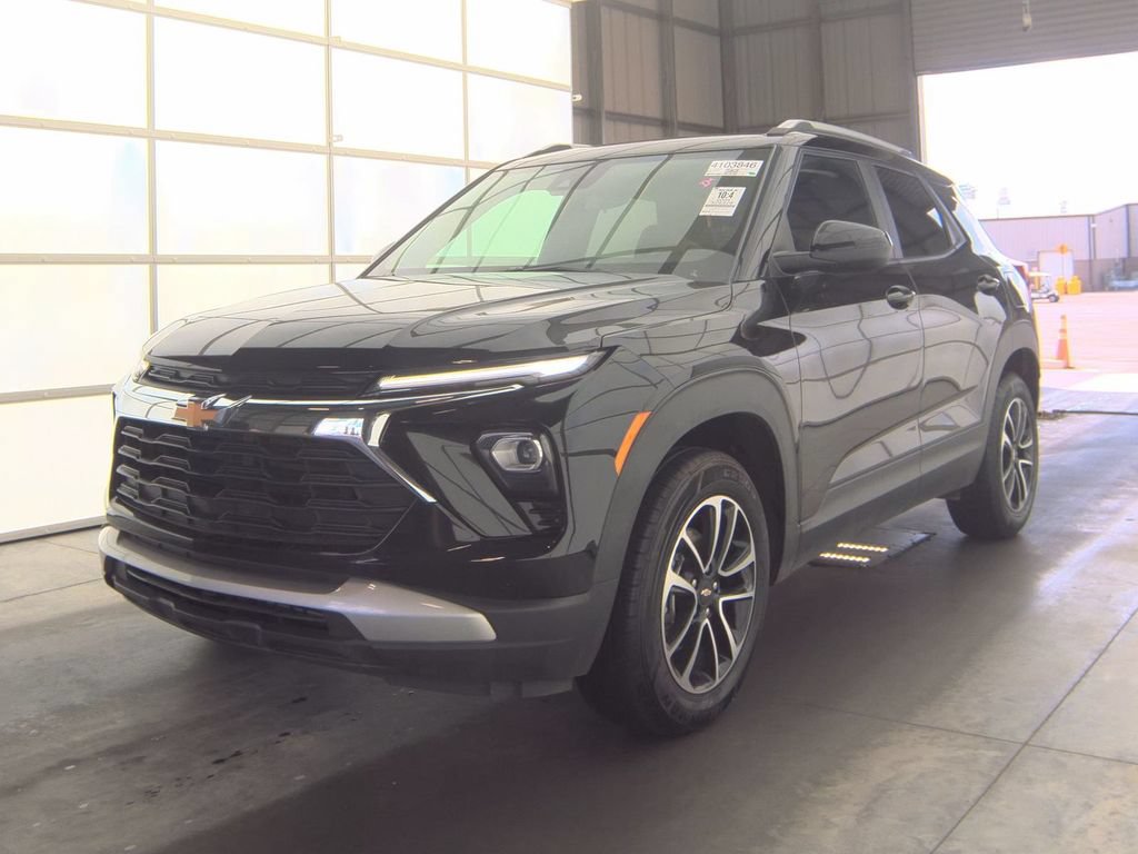 Used 2025 Chevrolet TrailBlazer LT AWD/4WD image 1