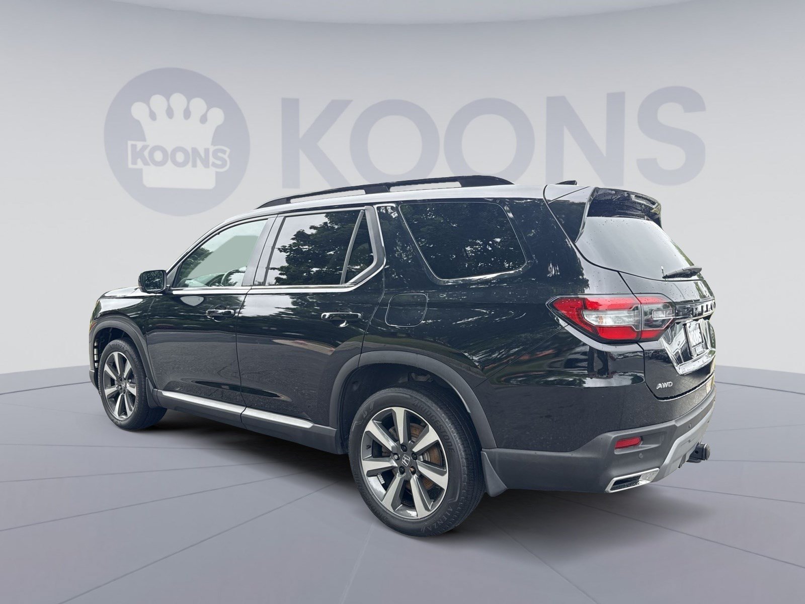 Used 2025 Honda Pilot Elite image 4
